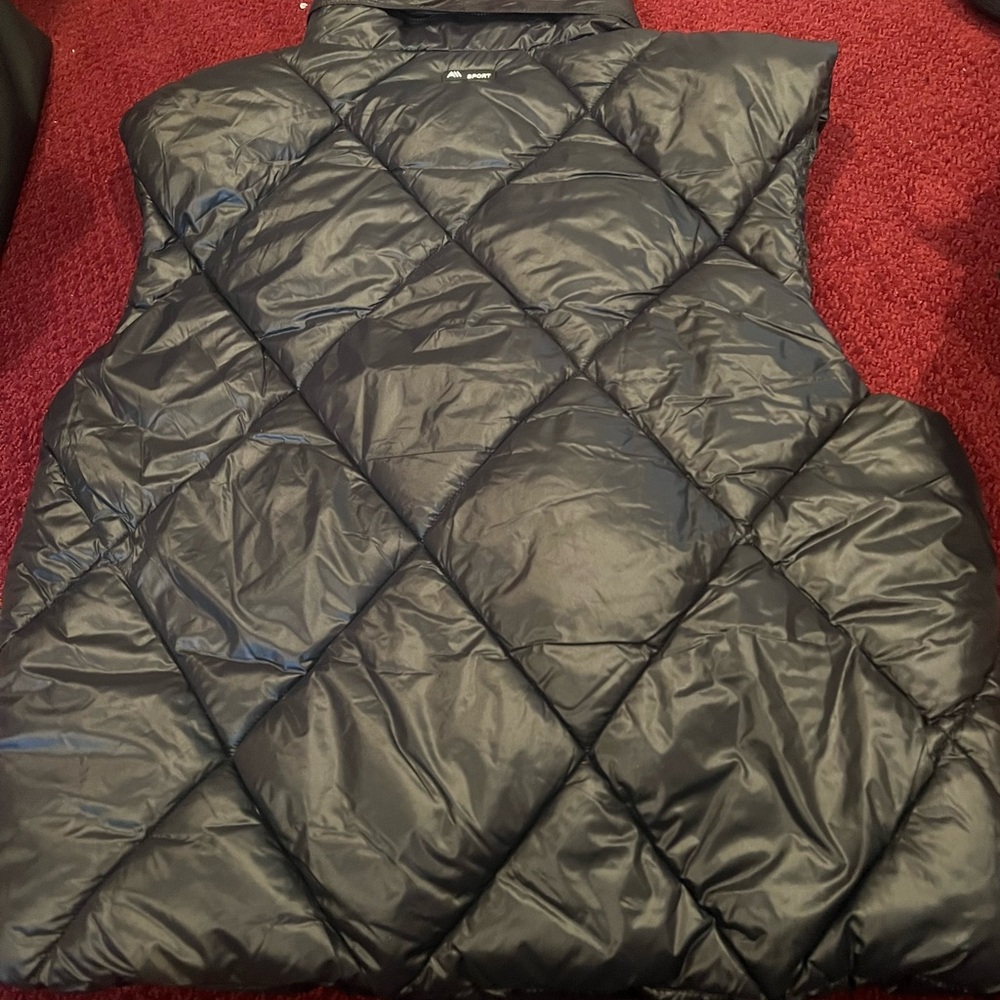 Andrew Marc sport bubble vest pockets XL has a hidden hood Zipper host pick - Picture 5 of 17